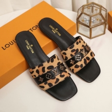 Louis Vuitton Slippers